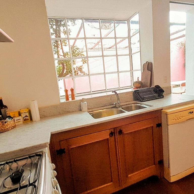 La Casa Rosada del Barrio Histórico - Three-Bedroom House - 22