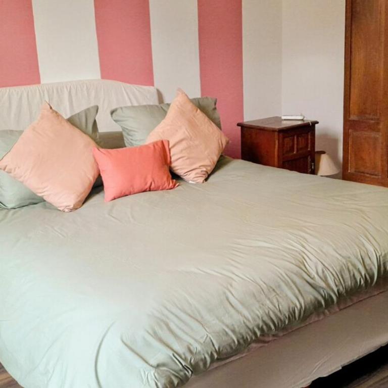 La Casa Rosada del Barrio Histórico - Three-Bedroom House - 16