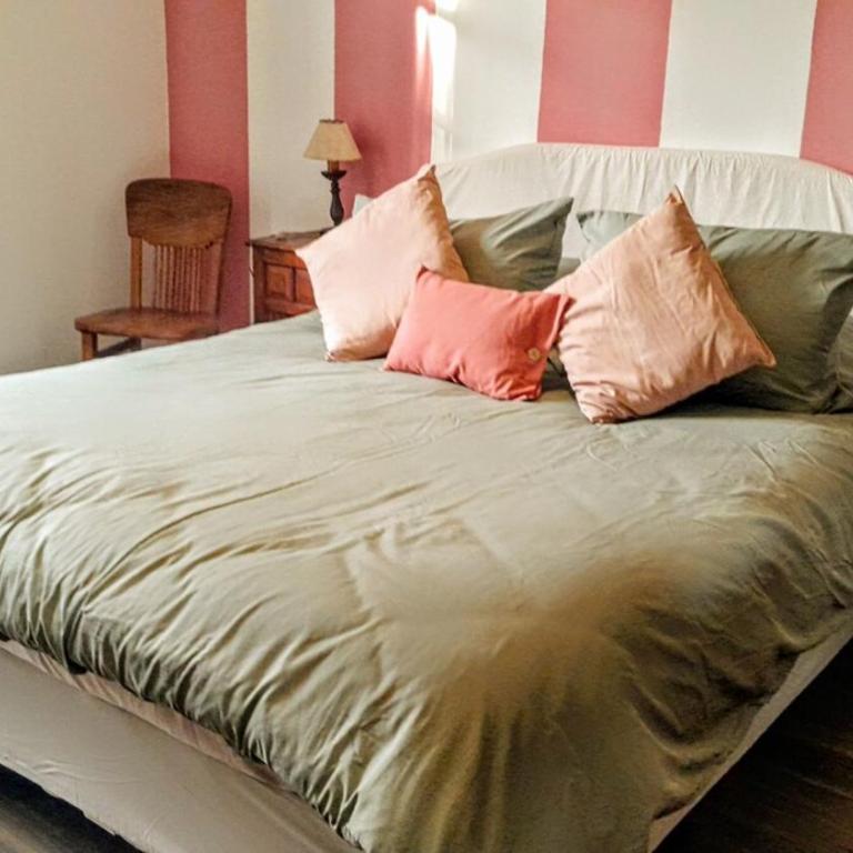 La Casa Rosada del Barrio Histórico - Three-Bedroom House - 17