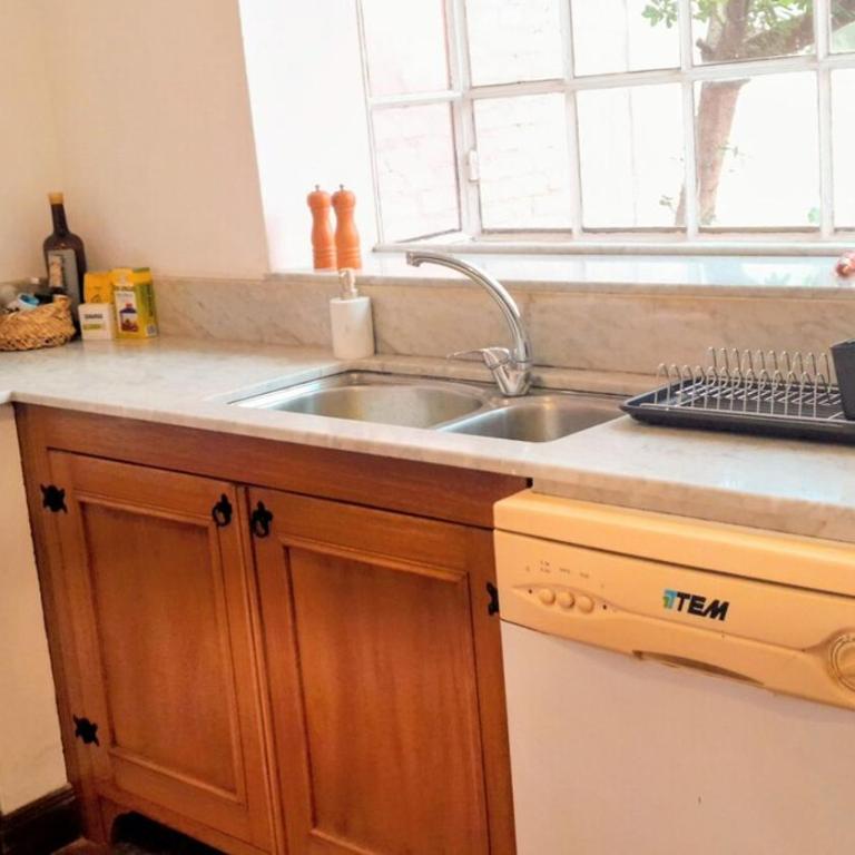 La Casa Rosada del Barrio Histórico - Three-Bedroom House - 20