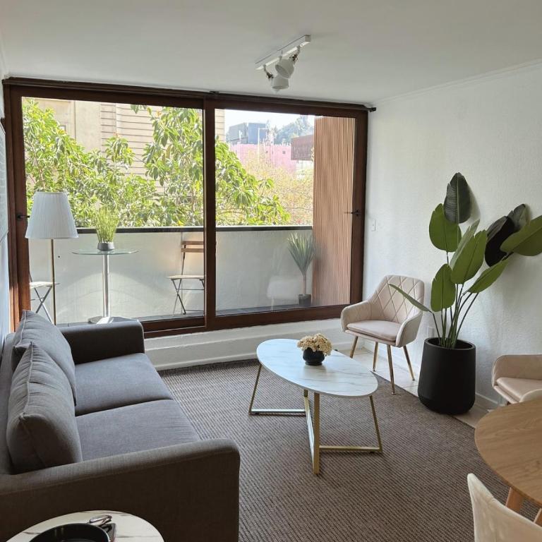 Descubre Santiago desde amplio depto con vista única - Three-Bedroom Apartment - 7