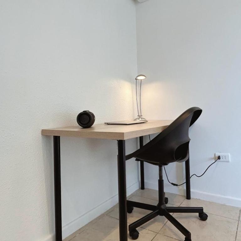 Descubre Santiago desde amplio depto con vista única - Three-Bedroom Apartment - 22
