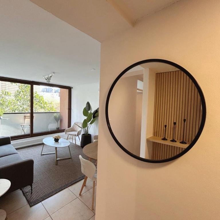 Descubre Santiago desde amplio depto con vista única - Three-Bedroom Apartment - 28