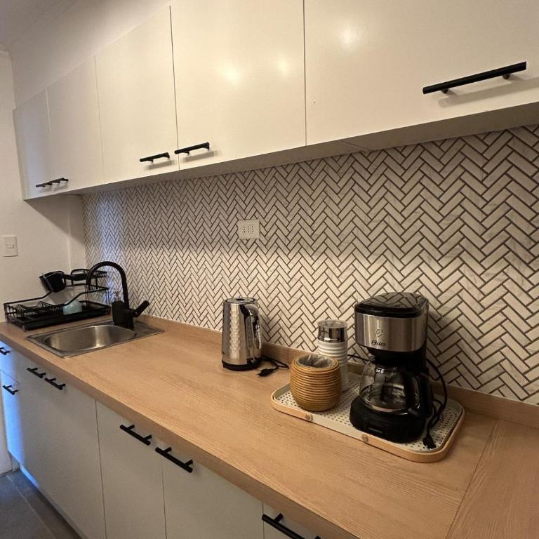 Descubre Santiago desde amplio depto con vista única - Three-Bedroom Apartment - 40