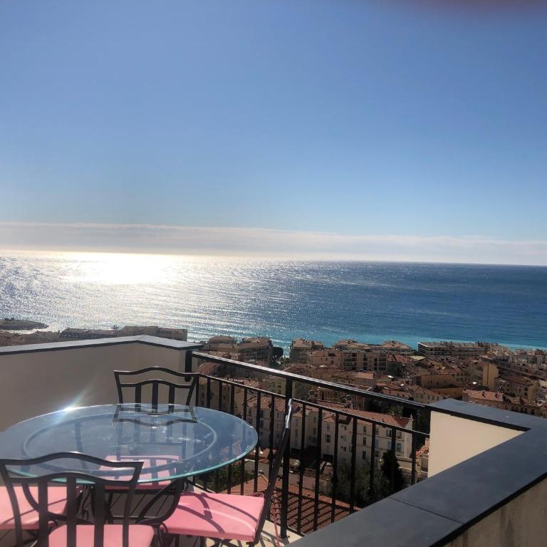 MINI-VILLA "SEAVIEWS BY JENNI MENTON" Calme,vue féérique,immense terrasse et parking privé à 5 minutes du coeur de ville - Apartment mit 1 Schlafzimmer - 18
