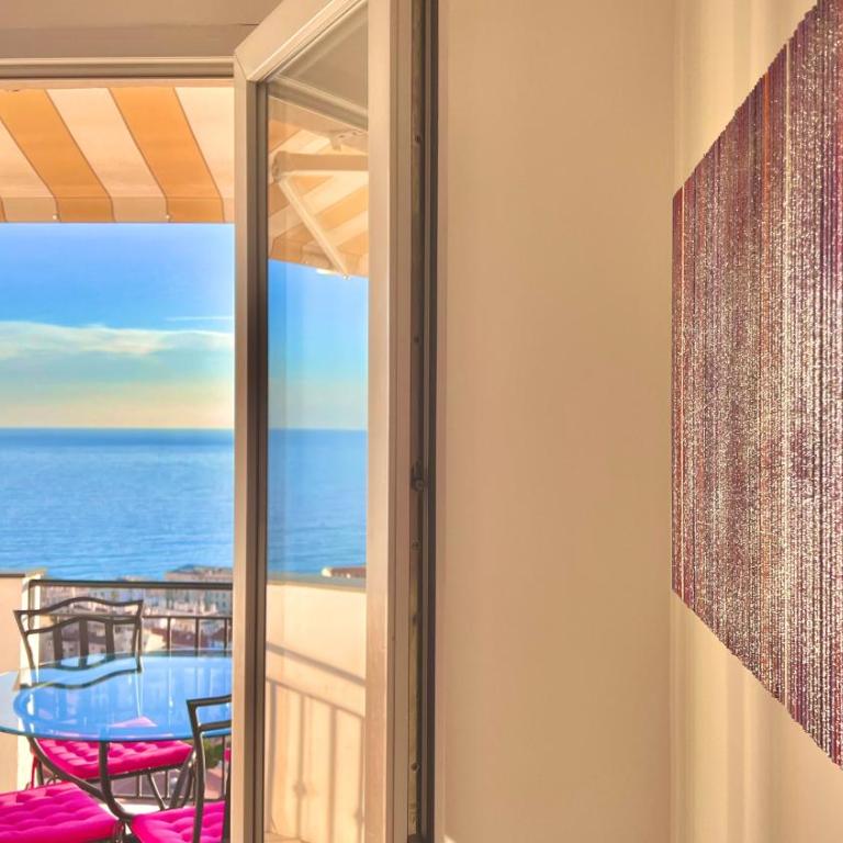 MINI-VILLA "SEAVIEWS BY JENNI MENTON" Calme,vue féérique,immense terrasse et parking privé à 5 minutes du coeur de ville - Apartment mit 1 Schlafzimmer - 15