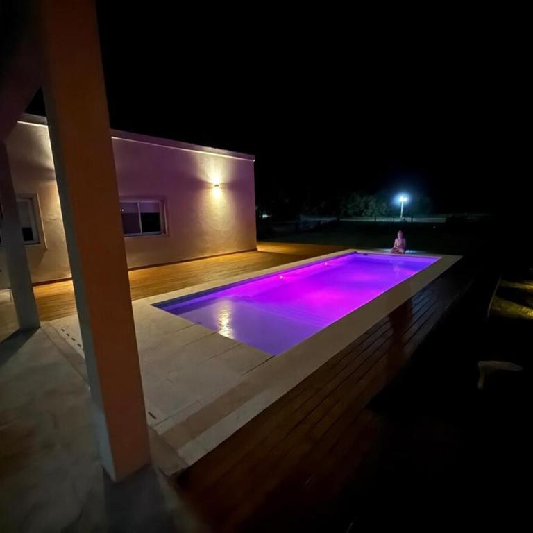Amplia casa con pileta, parque y acceso a la playa - Three-Bedroom House - 21