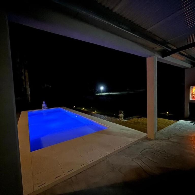 Amplia casa con pileta, parque y acceso a la playa - Three-Bedroom House - 23