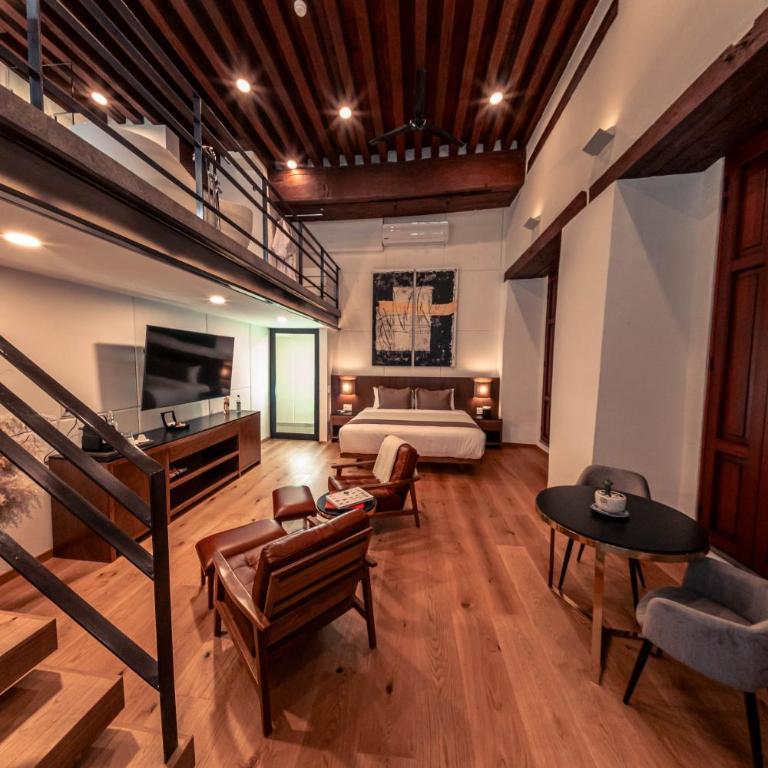 Domingo Santo Hotel Boutique - Deluxe King Room - 8