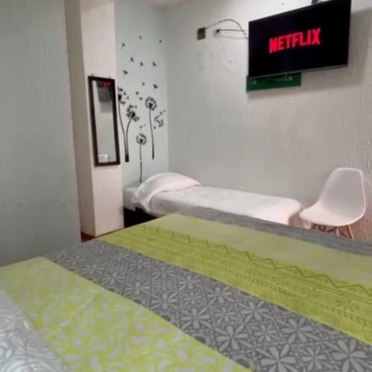 Hostal Brilliant - Standard Triple Room - 5