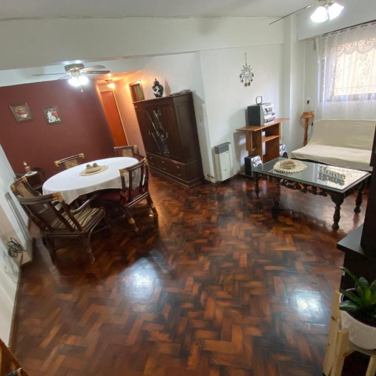Cómodo 2 dormitorios sobre Bv Oroño Ideal familias - Two-Bedroom Apartment - 2