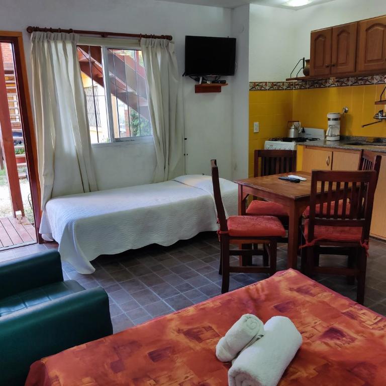 En Esta Tierra - One-Bedroom Apartment - 2