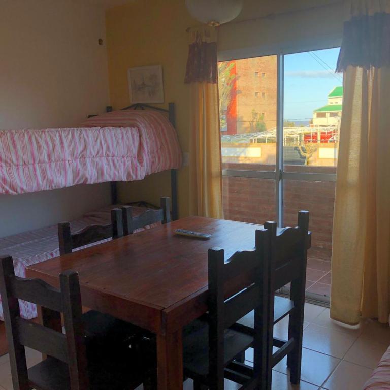 En Esta Tierra - One-Bedroom Apartment - 3