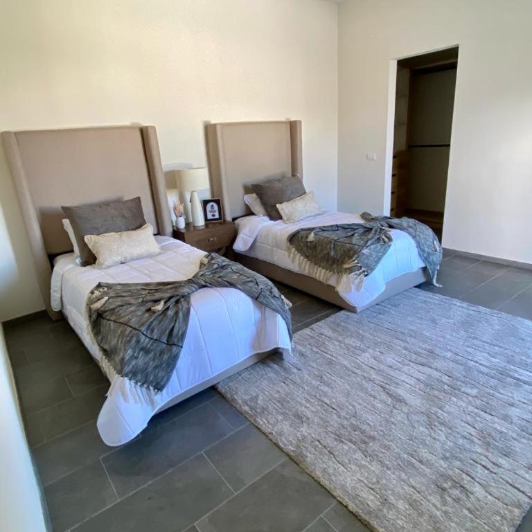 Beautiful private house 10 minutes from downtown - Casa de 3 dormitorios - 11