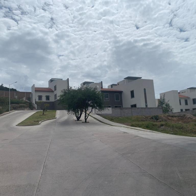 Beautiful private house 10 minutes from downtown - Casa de 3 dormitorios - 14