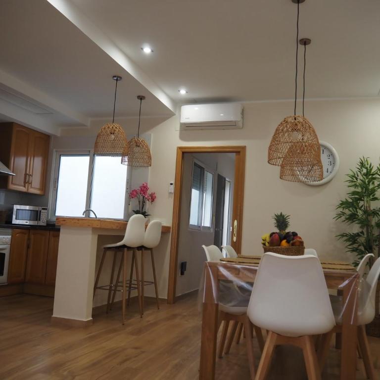 Vivienda Turística Independiente Sol y Alma - Four-Bedroom House - 16