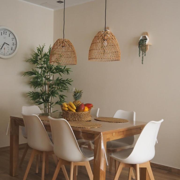 Vivienda Turística Independiente Sol y Alma - Four-Bedroom House - 13