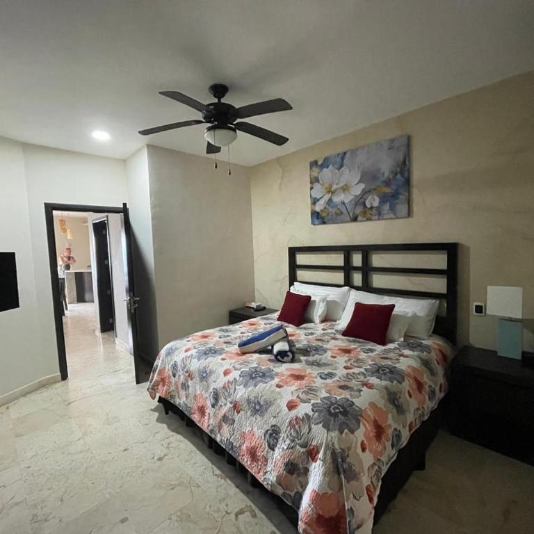 Beach Front - Ocean View 1 BR Condo with Terrace & Hughe Infinity Pool Heart of Playa del Carmen-El Faro Residental Surf 407 - One-Bedroom Apartment - 25