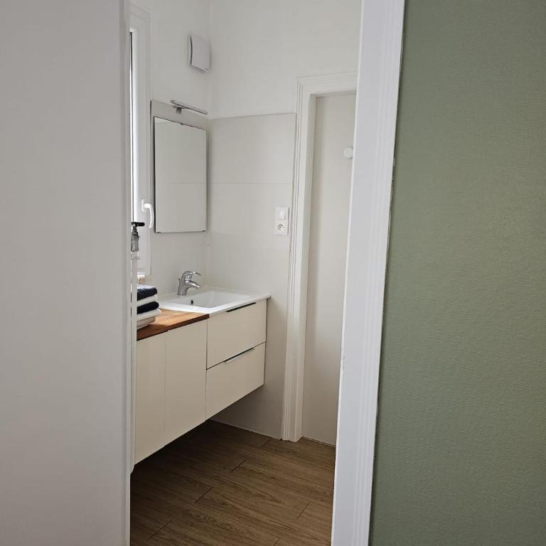 Maison Aéroport Bourges - Maison 2 Chambres - 9
