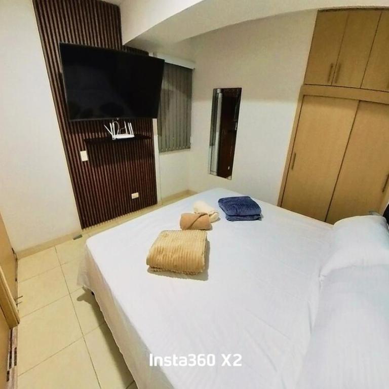 Apto cerca a la estación Niquia con piscina - Apartamento de 2 dormitorios - 27