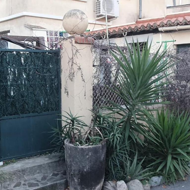 Small bedroom with kitchinette private garden 100 metres from sea - Maison de Vacances - 5