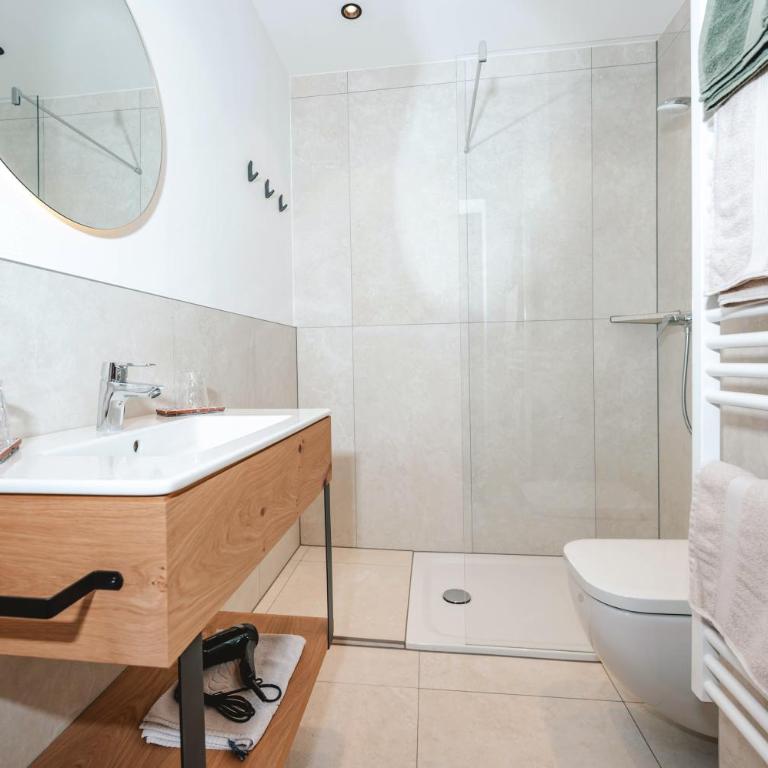 Pension Hauserhof - Deluxe Doppelzimmer mit Balkon - 7