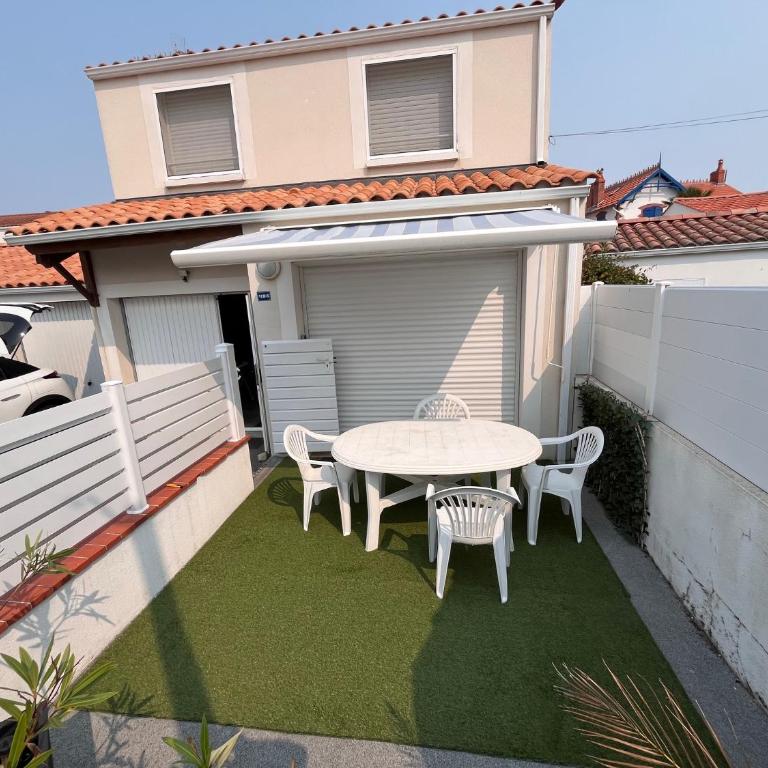 Maison avec grande terrasse à 100m de la plage - Casa de 2 dormitorios - 14
