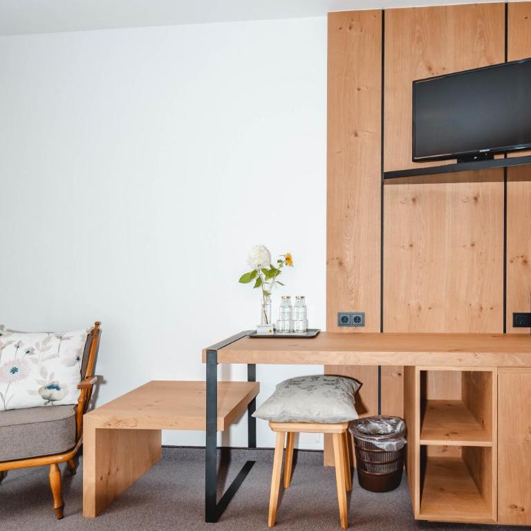 Pension Hauserhof - Deluxe Doppelzimmer mit Balkon - 6