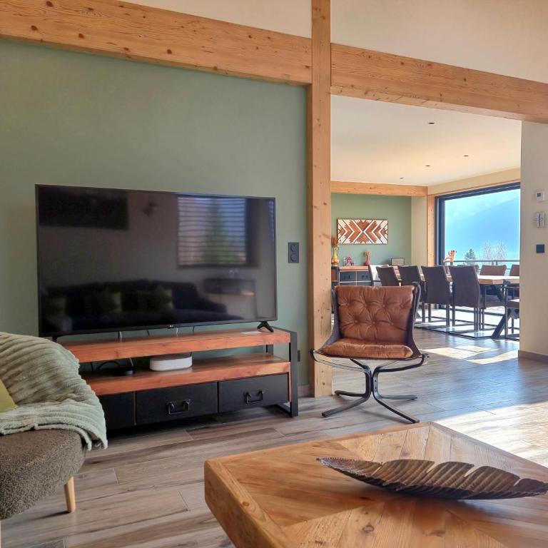 Chalet neuf, Jacuzzi, piscine privée mai-sept, pétanque, proche Paradiski - Chalet - 17