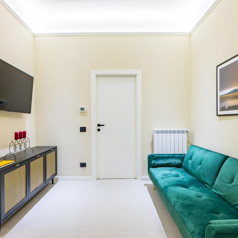 Modern Spacious Apartment in the Heart of Naples - Apartment - 58