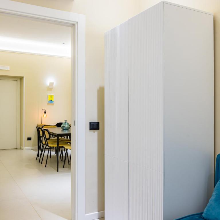 Modern Spacious Apartment in the Heart of Naples - Apartment - 87
