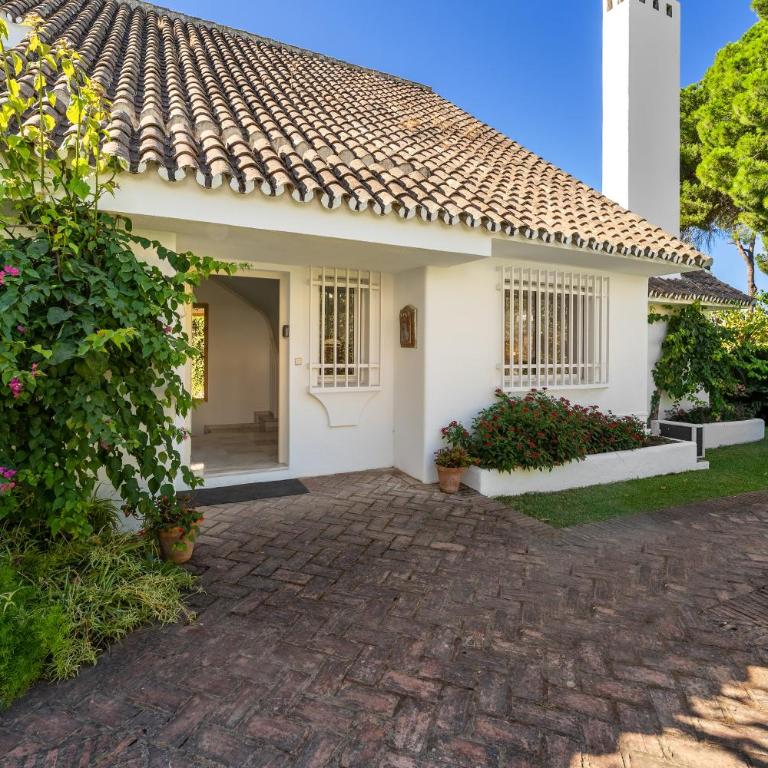 Casa el Sur Beachside in Marbella - Villa - 15