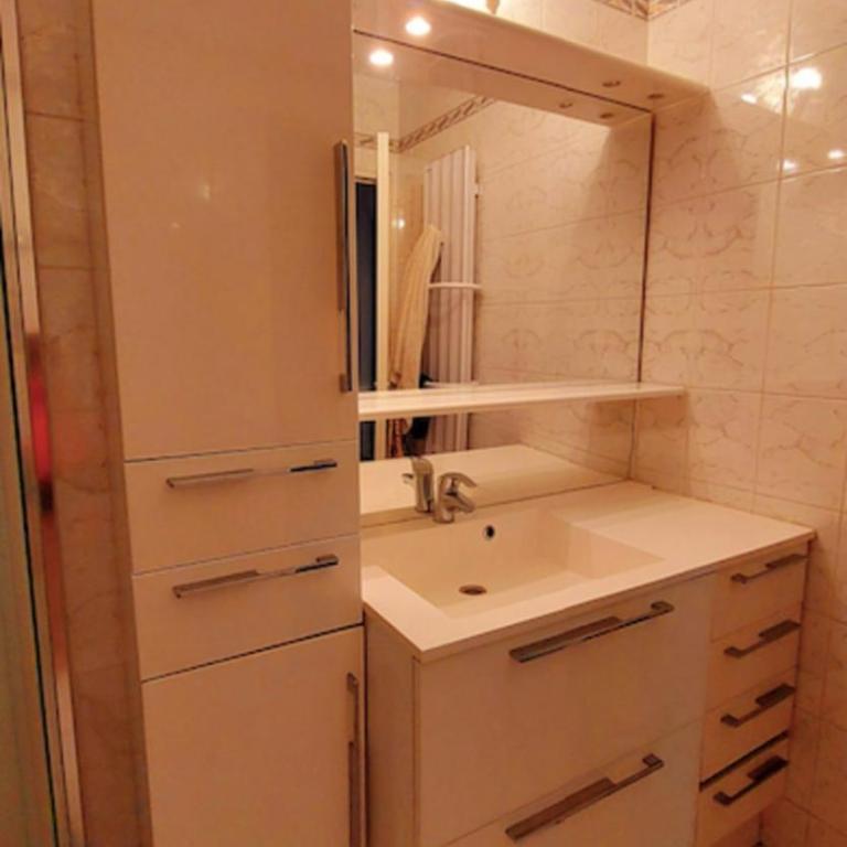 Apartment with balcony 5 minutes walk from the sea - Apartamento - 8