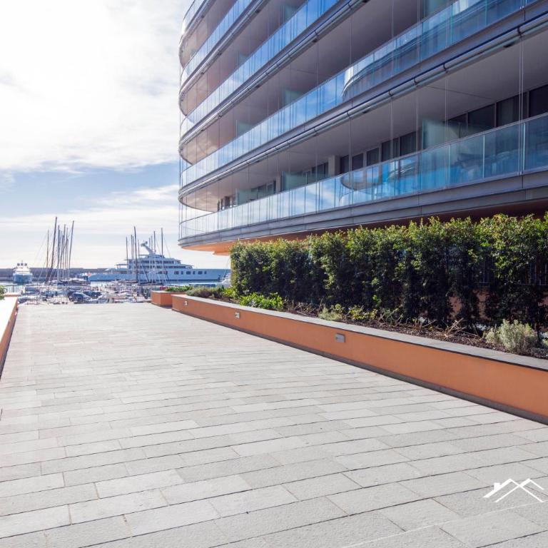 Waterfront Lux| Studio|A/C| Wifi By Tilo - Appartamento Monolocale con Balcone - 25