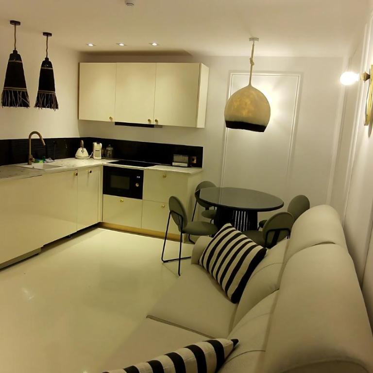 Beautiful Duplex Private Patio Alicante Center - Two-Bedroom Apartment - 11
