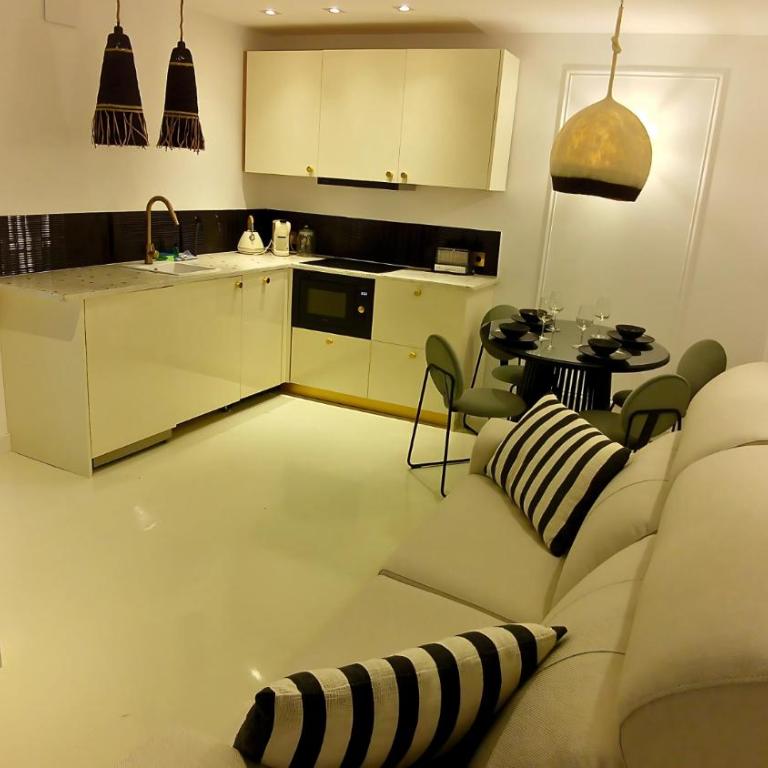 Beautiful Duplex Private Patio Alicante Center - Two-Bedroom Apartment - 15