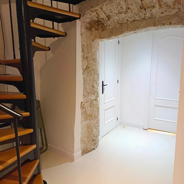 Beautiful Duplex Private Patio Alicante Center - Two-Bedroom Apartment - 33
