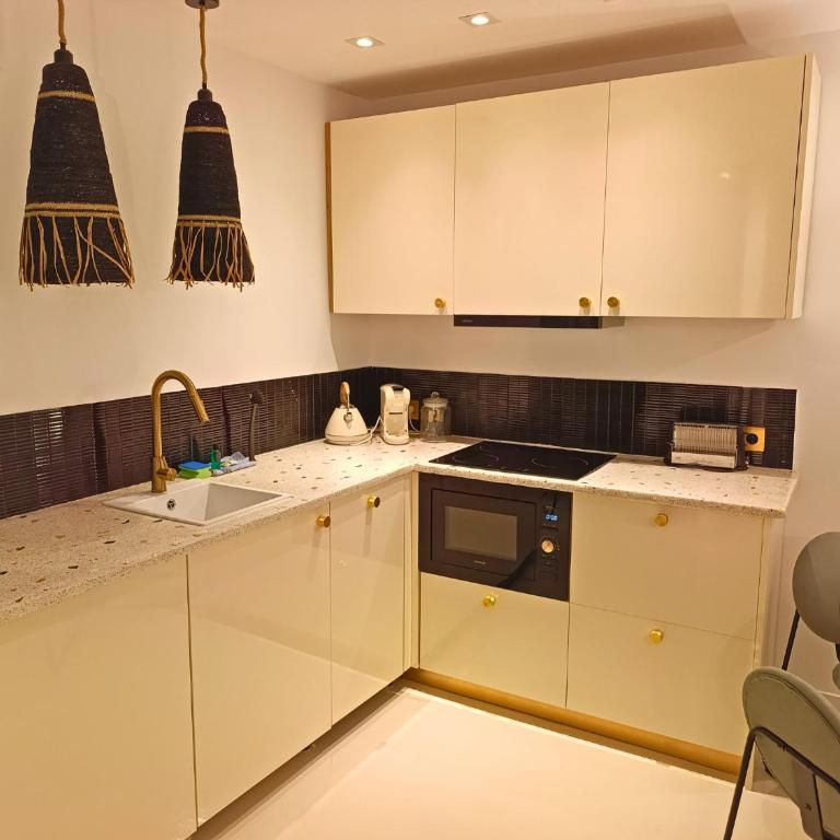Beautiful Duplex Private Patio Alicante Center - Two-Bedroom Apartment - 44