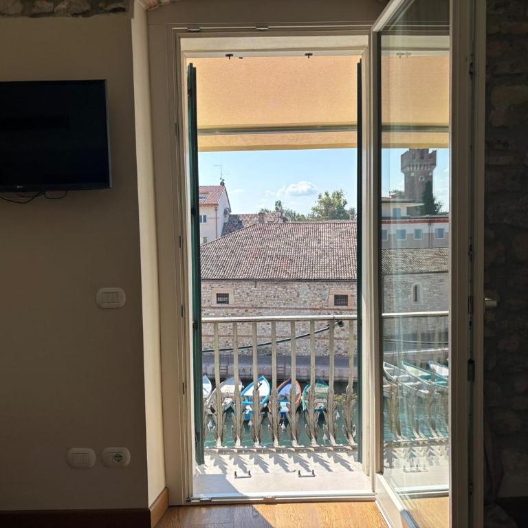 Oreste Suite - Camera Matrimoniale Superior con Balcone e Vista Lago - 4