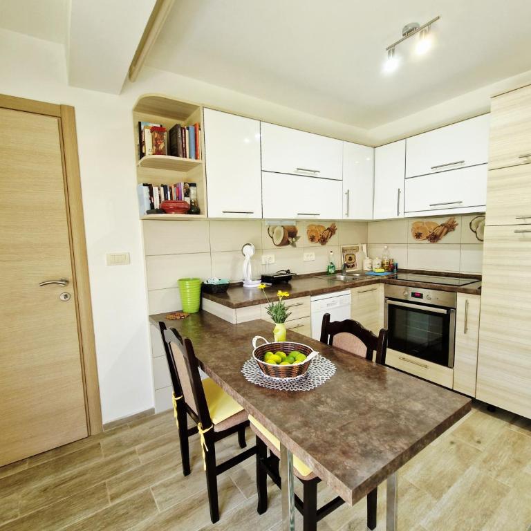 Apartments Andrija - Apartment with Mountain View - 6