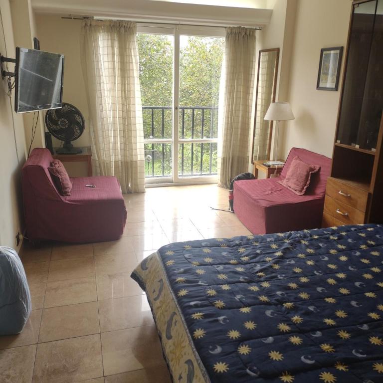 Frente a plaza colon - One-Bedroom Apartment - 3