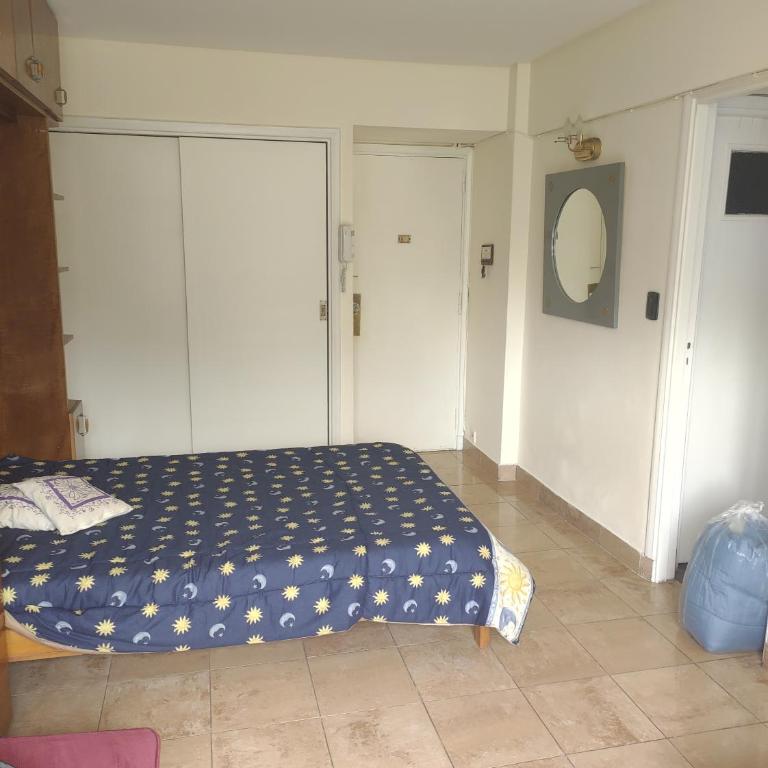 Frente a plaza colon - One-Bedroom Apartment - 4