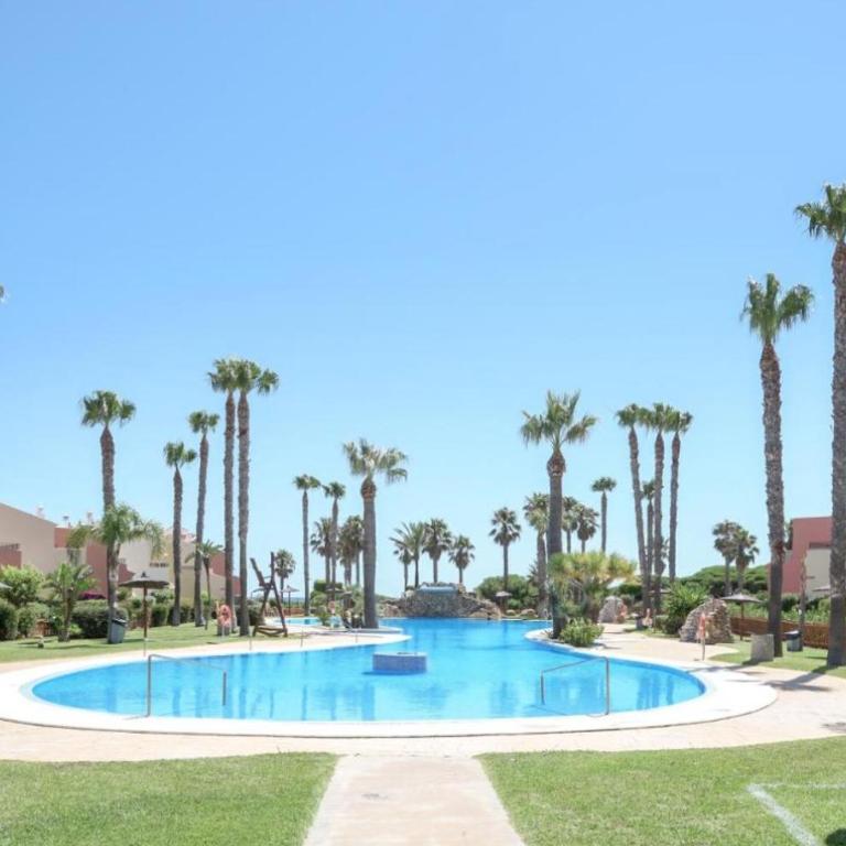 A pie de playa con vistas al mar - Four-Bedroom House - 19