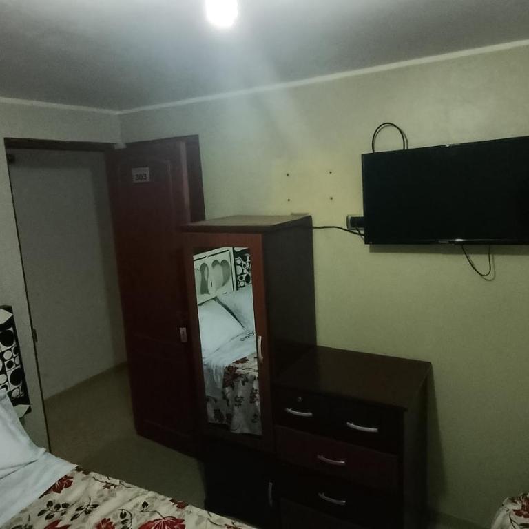 Hotel D'Gloria Churin - Budget Twin Room - 1