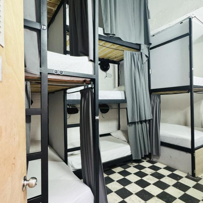 Baku Laureles Hostel - Cama en habitación compartida mixta de 10 camas - 3