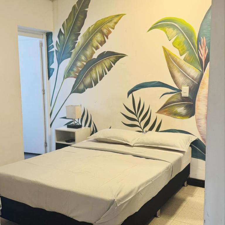 Baku Laureles Hostel - Habitación Doble con baño privado - 5