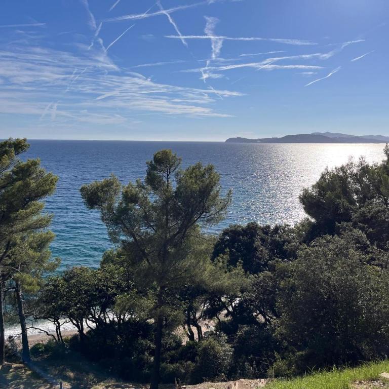 T2, 4 pers max, terrasse avec vue et parking privé, proche centre et mer - Apartment mit 1 Schlafzimmer - 9