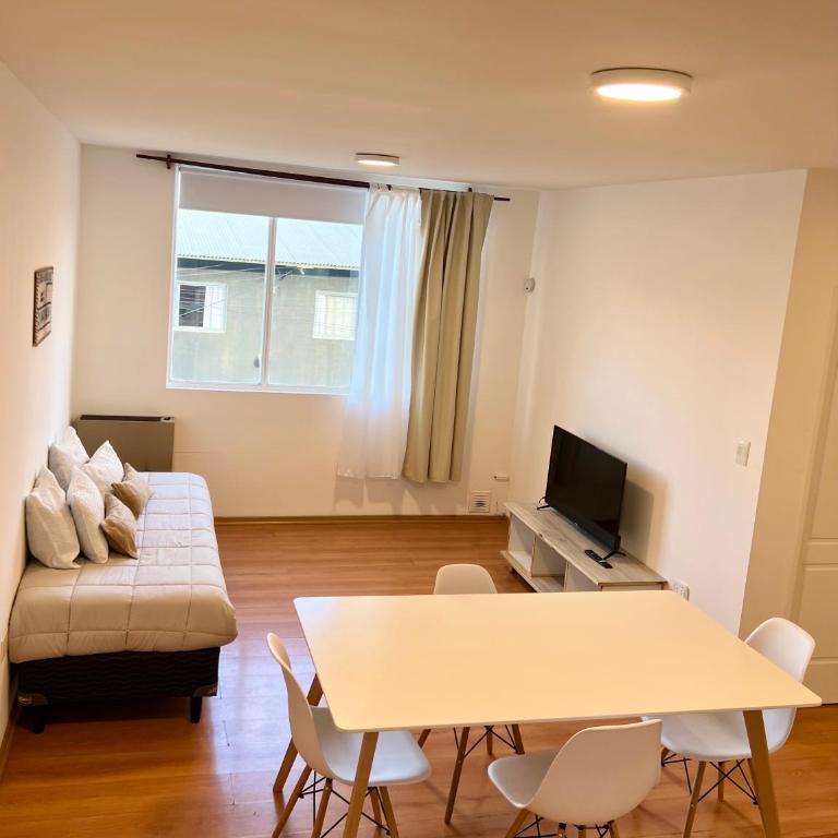 Amplio departamento renovado en el centro de la ciudad - Apartamento Clásico - 3