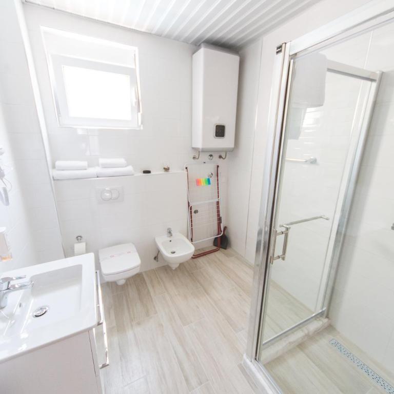 Nautilus Apartments - Two-Bedroom Apartment with Sea View - 2