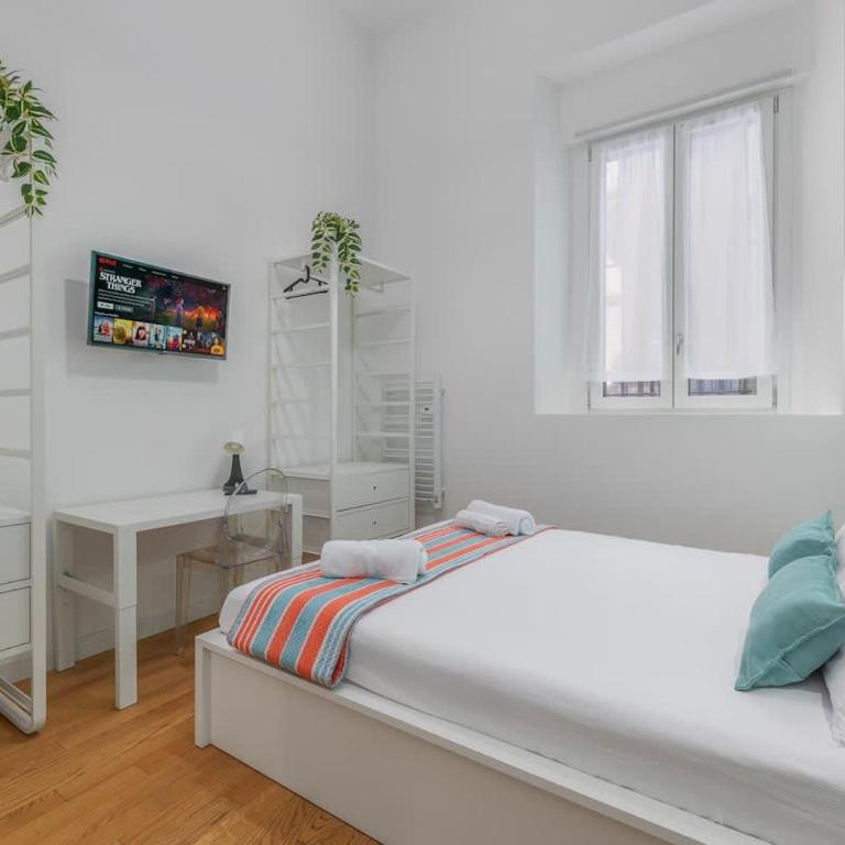 Bold Corner - Authentic district close to Center - Two-Bedroom Apartment - 9